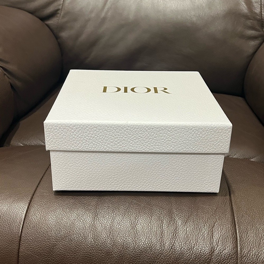 Dior box